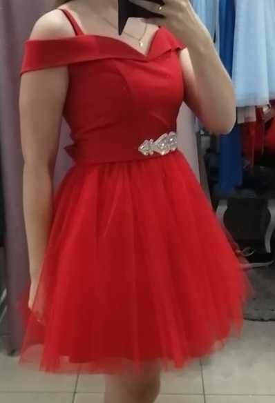 Czerwona sukienka tiulowa LACORIA r.M