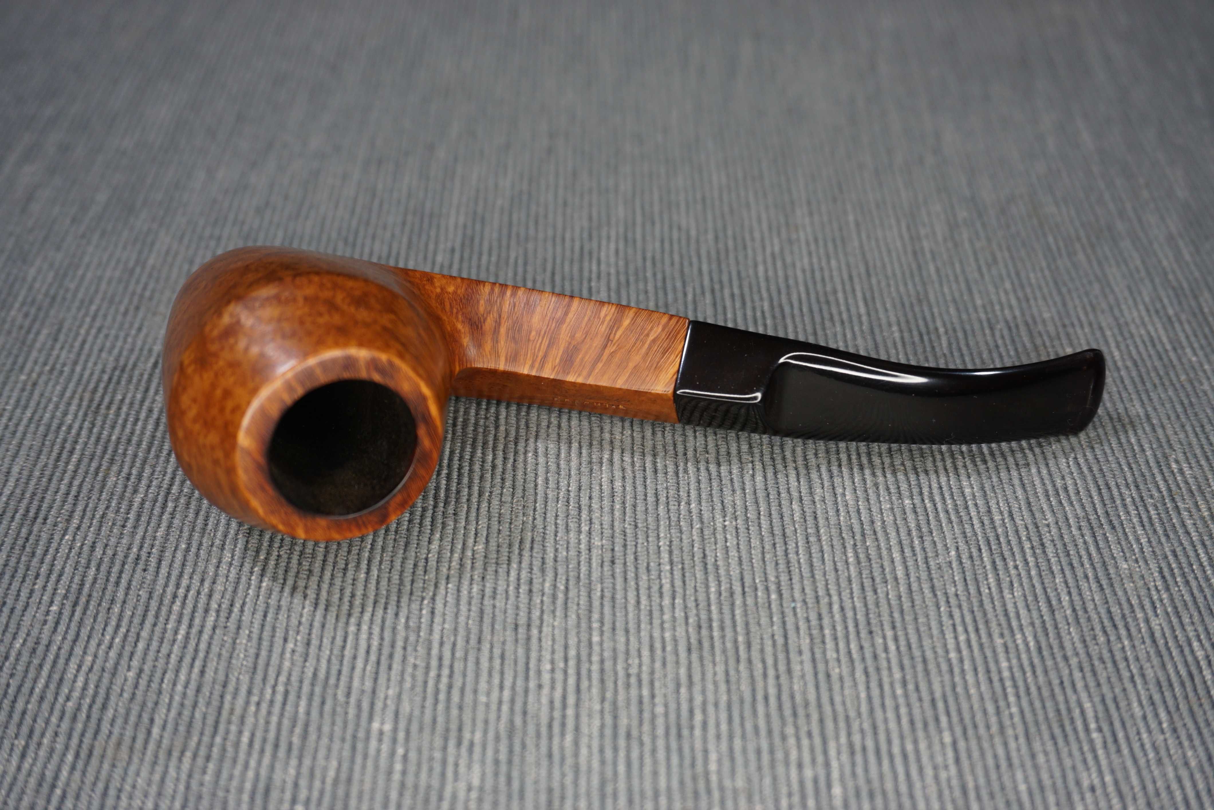Cachimbo antigo, em urze, de fabricação francesa