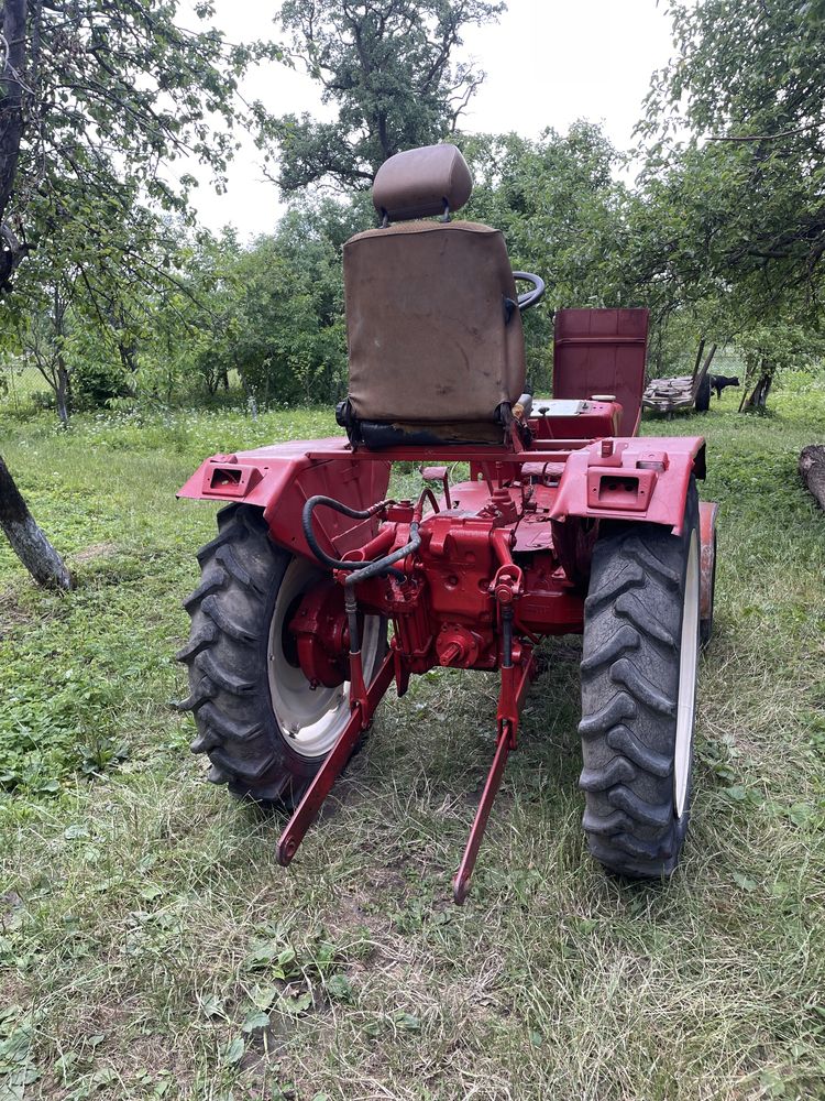 Продам трактор т25
