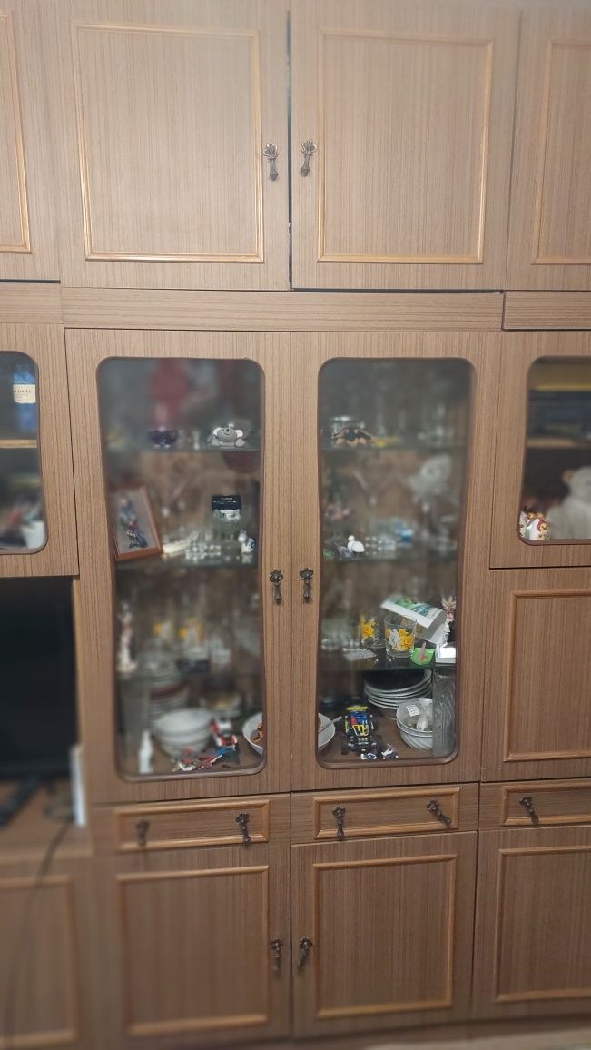 Стінка меблева в гарному стані