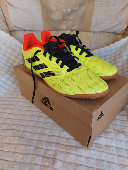 Buty halówki firmy Adidas rozmiar 35 1/2