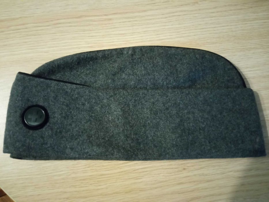 Пилотка- трансформер армии Швейцарии.