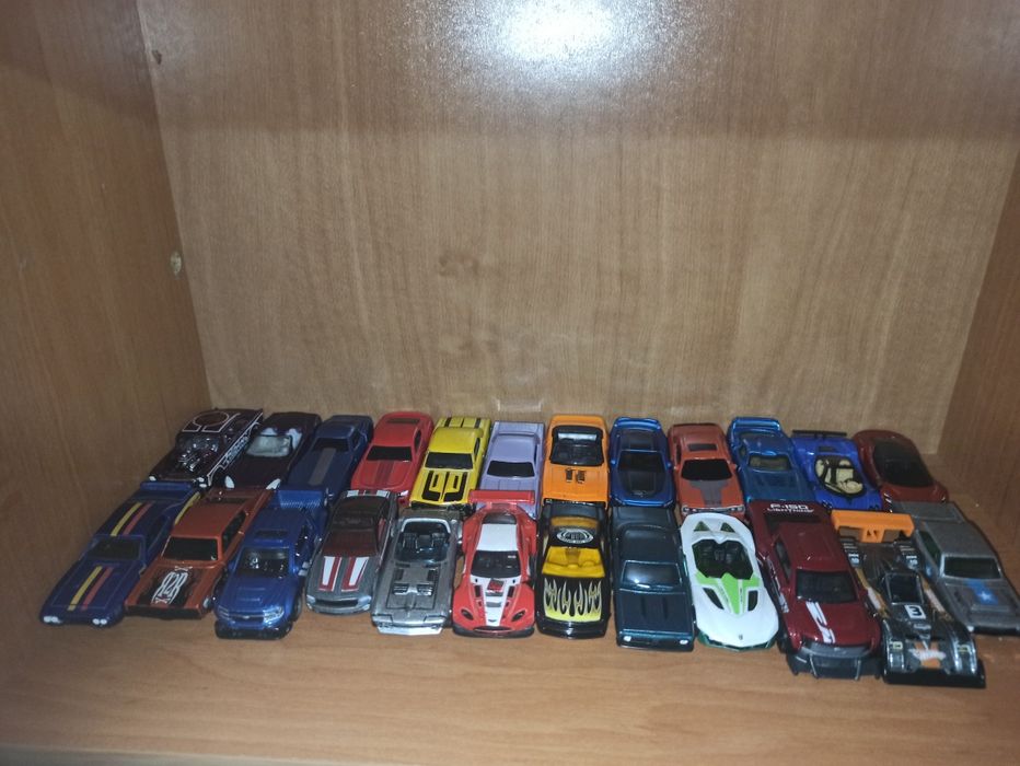 Лот всих наявних моделей Hot Wheels, Matchbox, Poster Cars M2 Machine