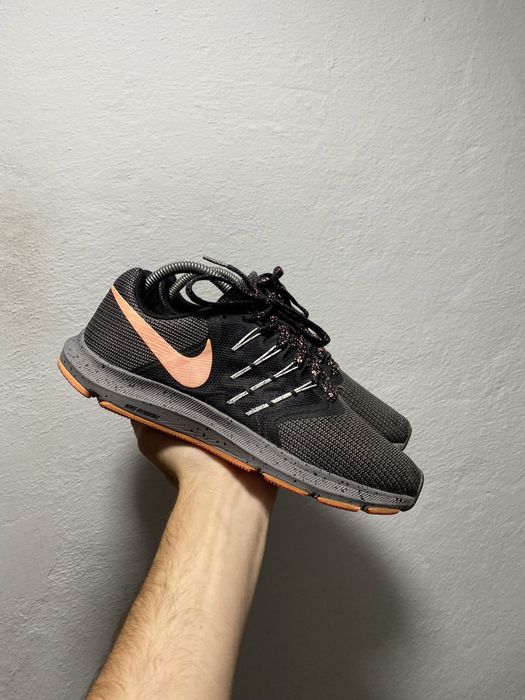 Чоловічі кросівки Nike Run Swift 2