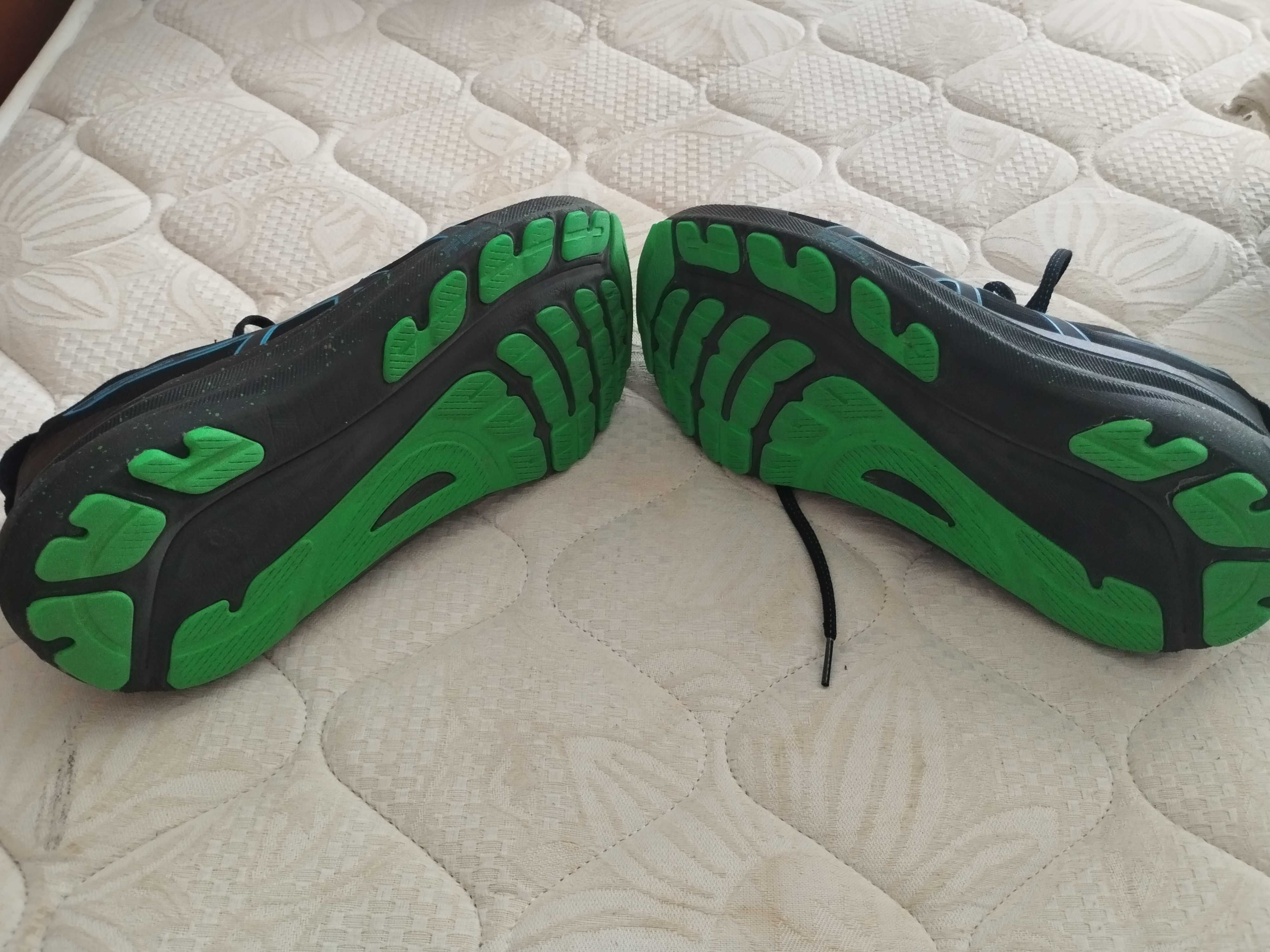 Sapatilhas de corrida ASICS GEL KAYANO 31 - TAMANHO 42.5, SEMI-NOVAS