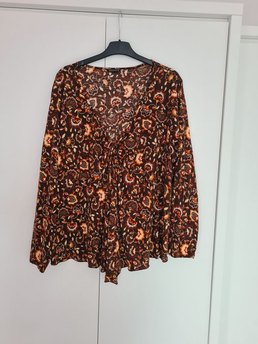 Bluzka Evans essence 54 56