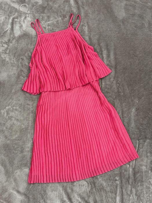 Вишукане рожеве плаття в плісіровку на бретелях плиссе розовое