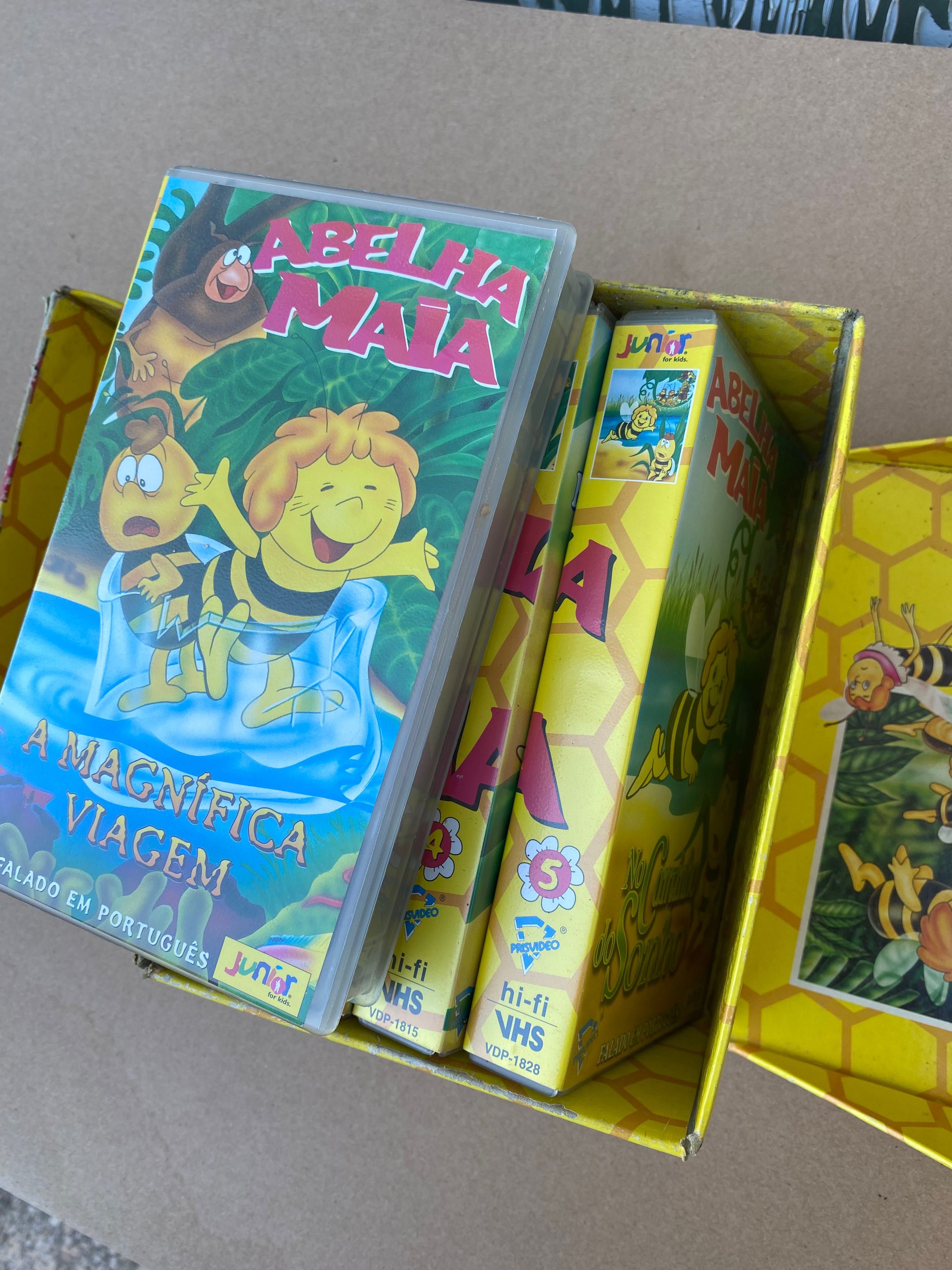 Pack caixa com 5 cassetes vhs da abelha Maia