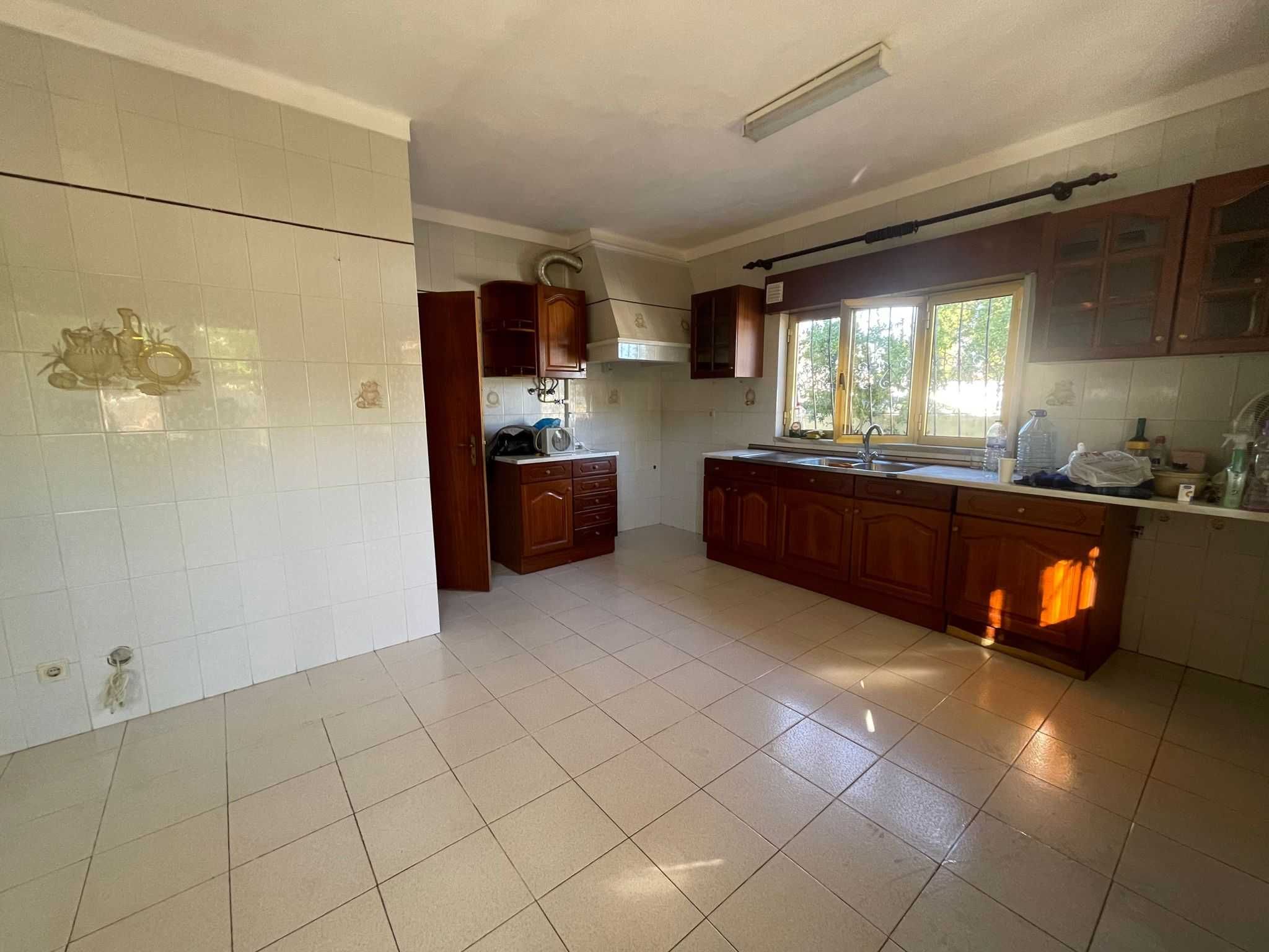 Grande Casa de Família T5 c/ Anexo, Garagem e Quintal, Ponte de Sor