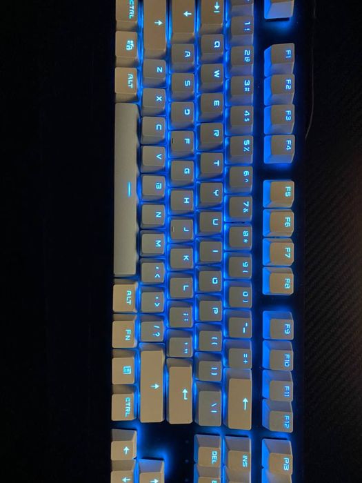 продам игровую клавиатуру