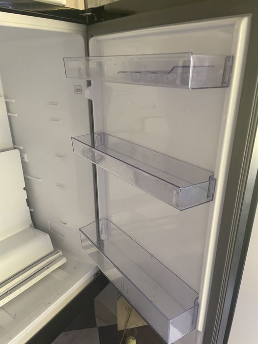 Szklane drzwi do lodówki beko