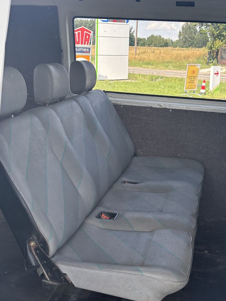 Ładny Volkswagen T4 - wersja 6 osobowa