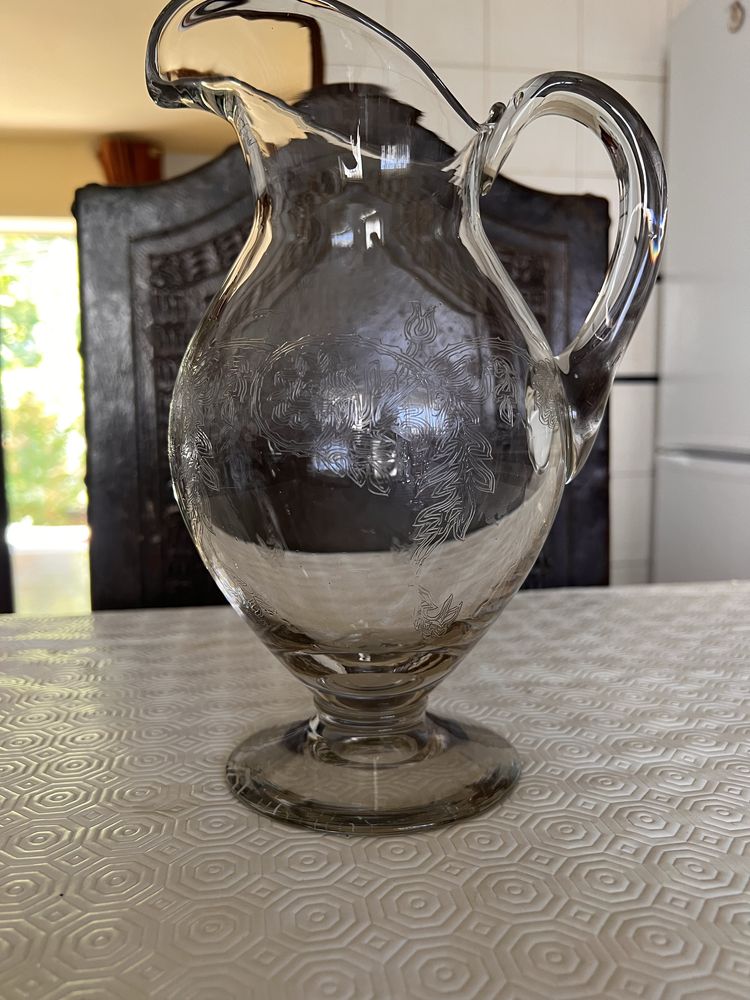 Conjunto de vidro(cristal) com gravuras.