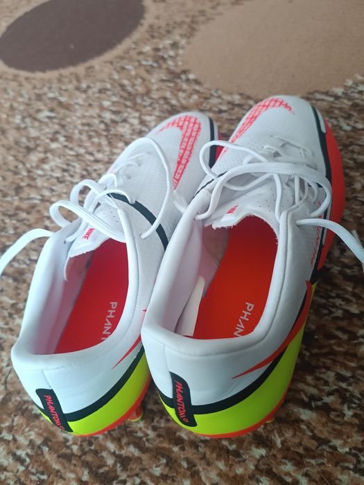 Футбольные бутсы 36 размер Nike Phantom Gt Club 2 White/Red DA5640-167