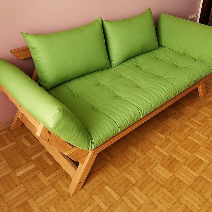 Sofa Bebop marki Karup, lite drewno sosnowe