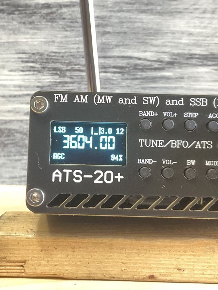 Всехвильовий радіоприймач ATS-20+ з модифікованою прошивкою
