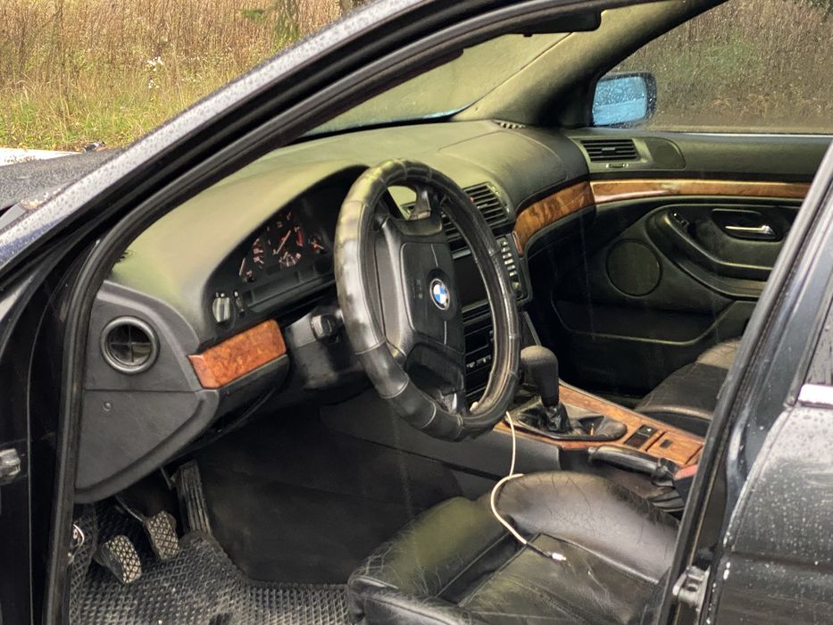 BMW 528 E39 хороший стан