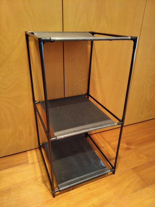 Estrutura / estante modular leve com 2 compartimentos