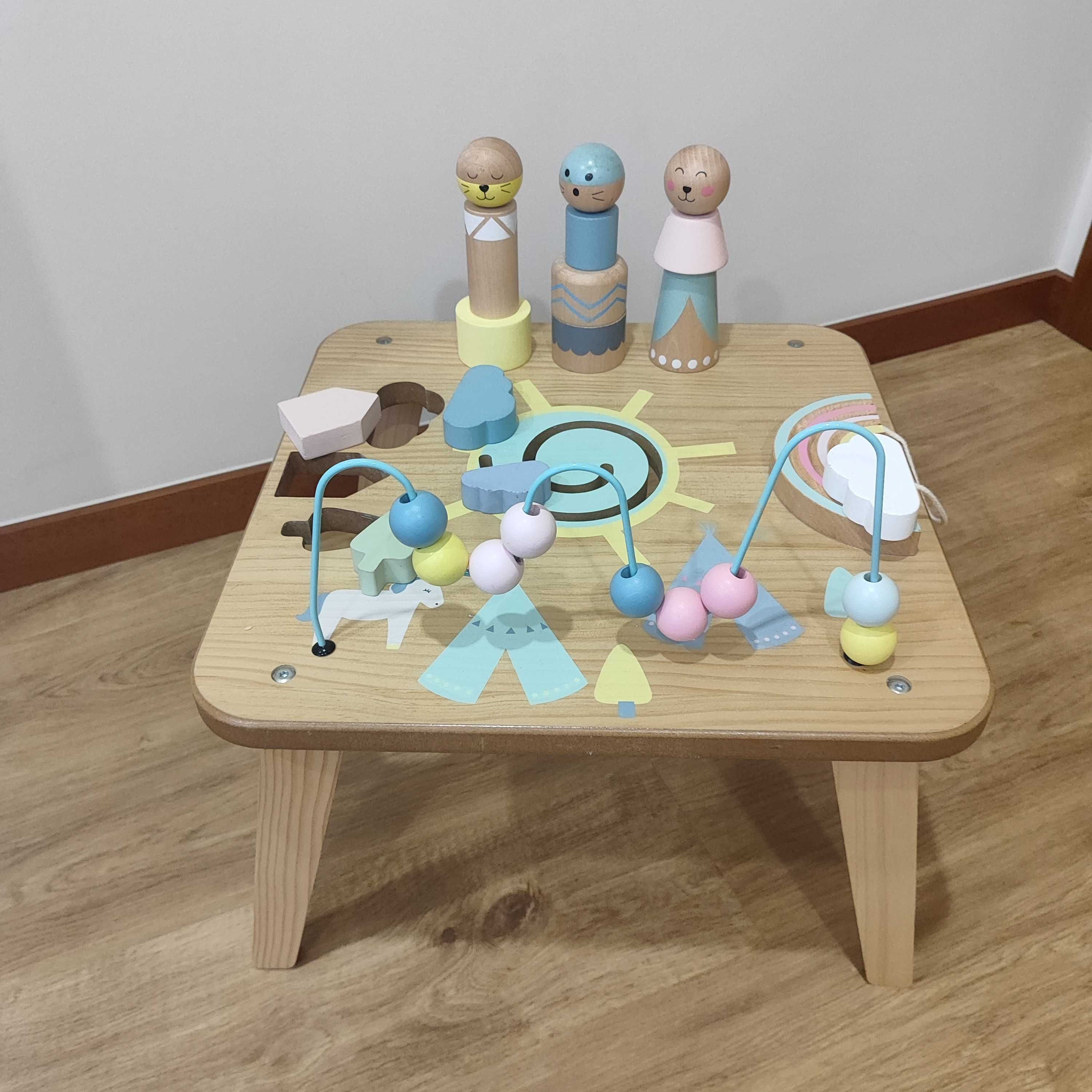 Mesa de atividades bebé
