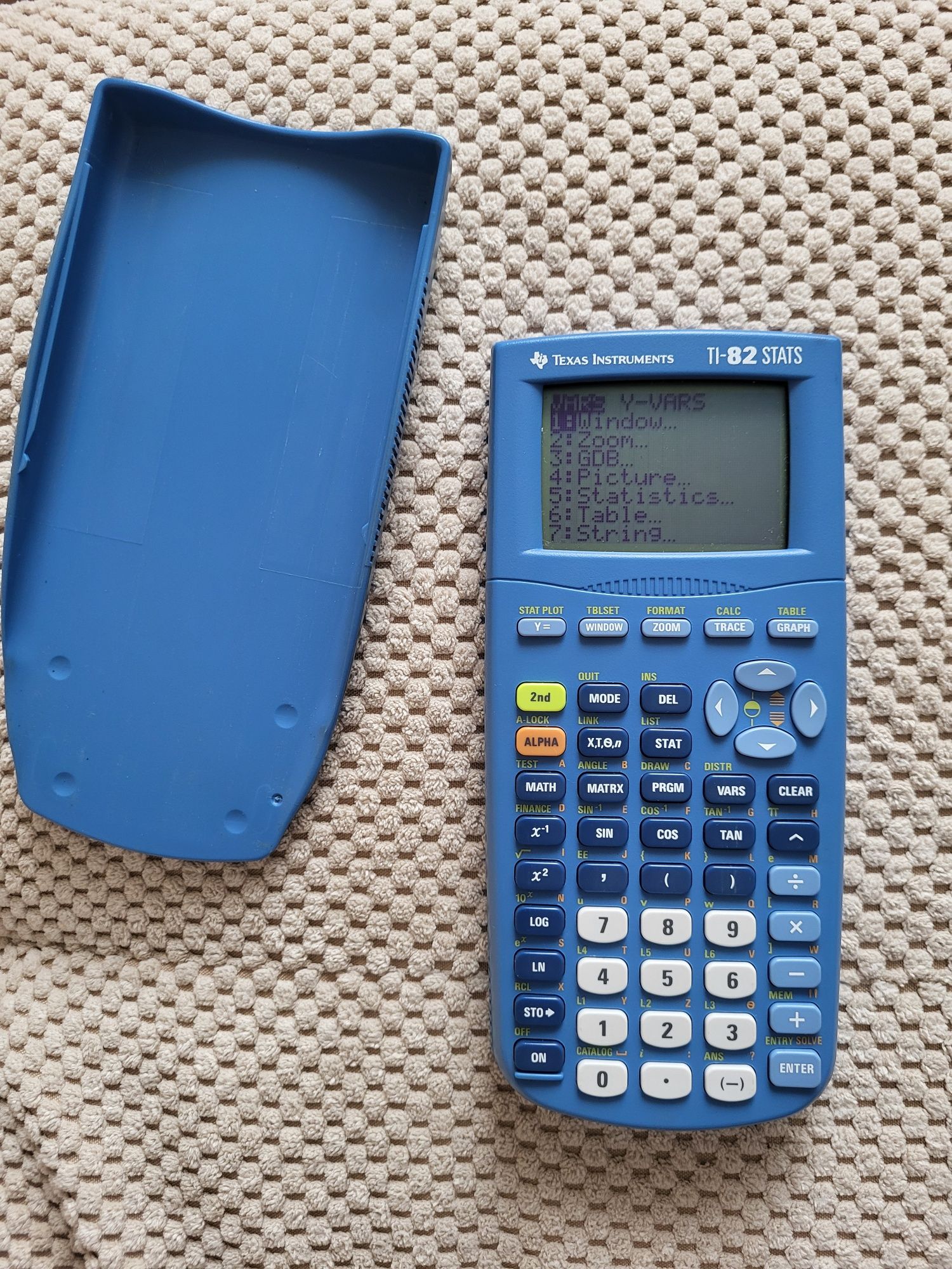 Графічний інженерний калькулятор Texas Instruments TI-82 STATS