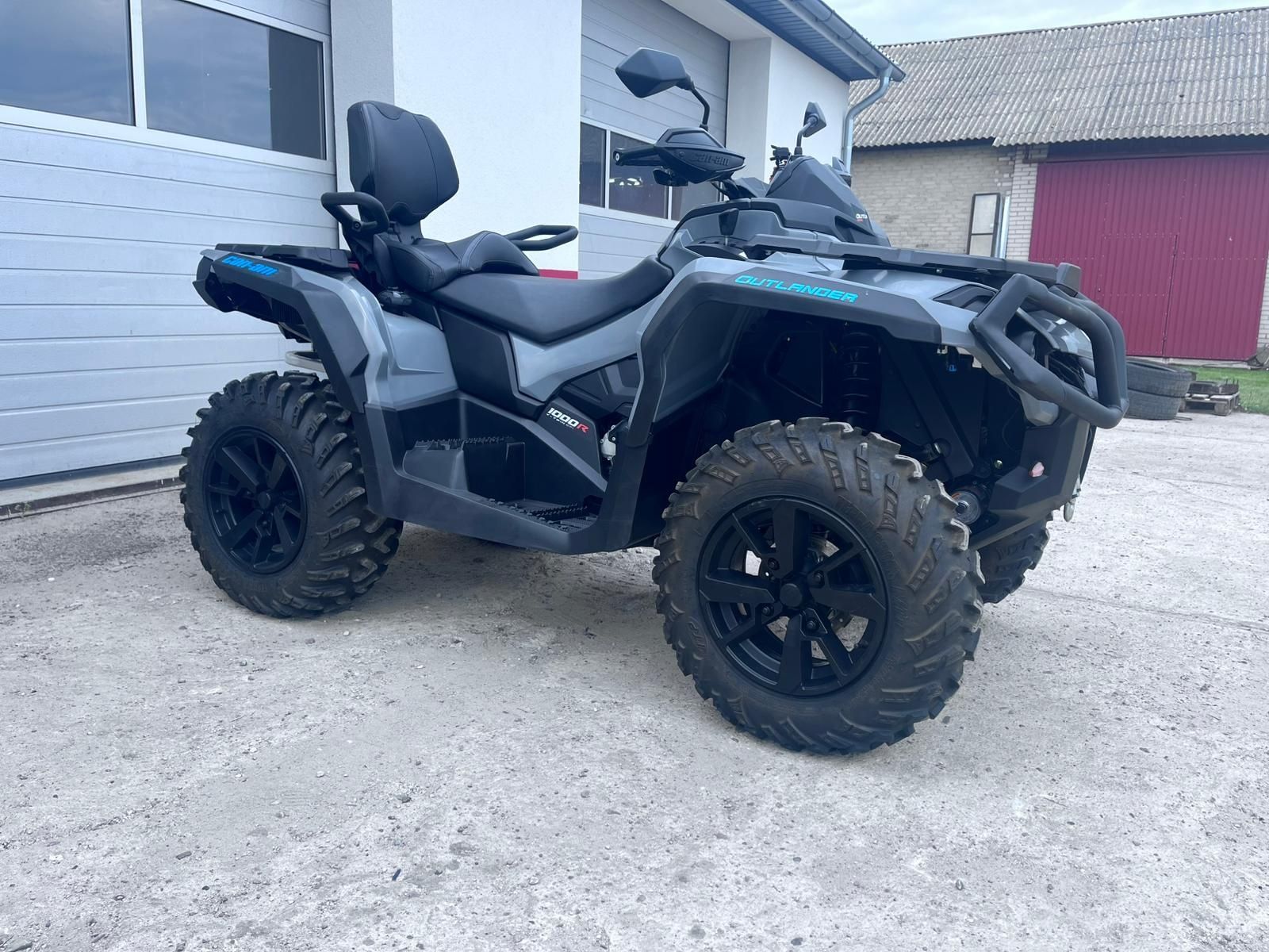 Can am Outlander max DPS 1000R, 2200km/70godz.