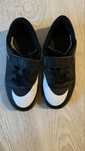 Buty Nike 33.5 halowki
