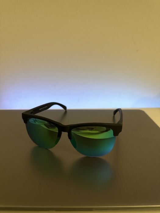 Vendo óculos escuros da Northweek