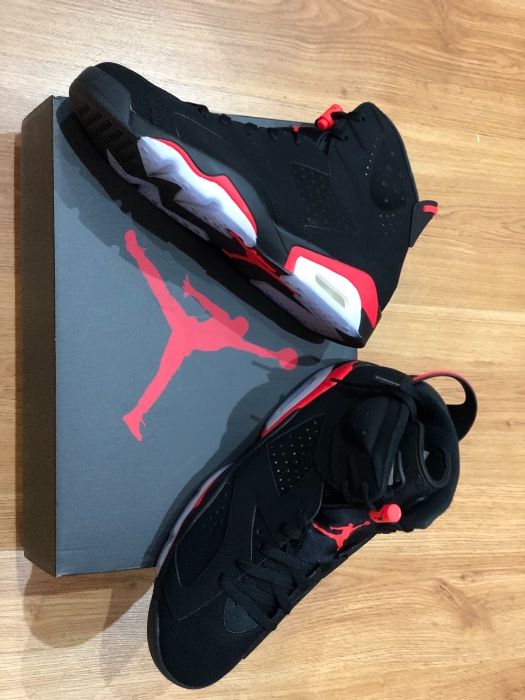 Nike Air Jordan 6 Retro