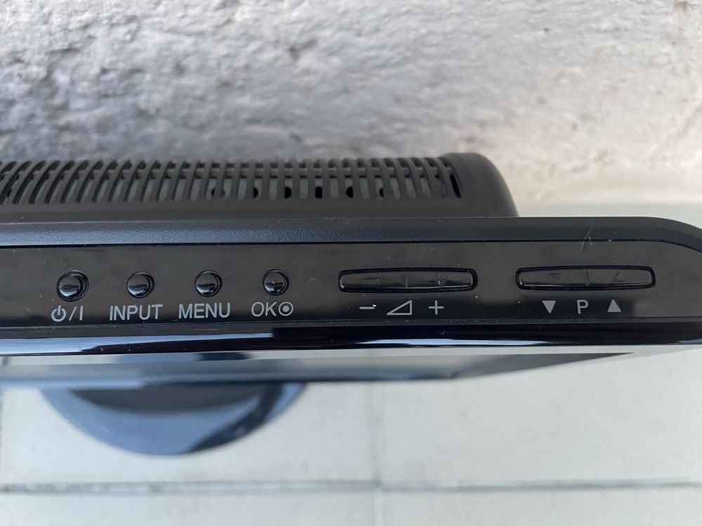 Telewizor LCD LG 19 DVBT funkcja monitora 19LD320 Mpeg-4 TV