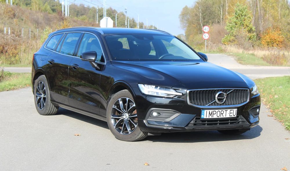 Volvo V60 Automat Kamera KEYLESS Czujniki P+T Podgrzewane Fotele Serwis FV23%