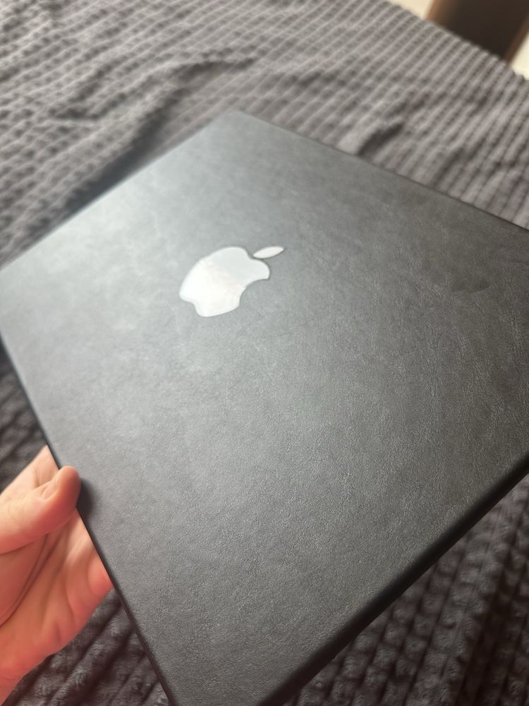 Чохол на MacBook Pro M1 під шкіру