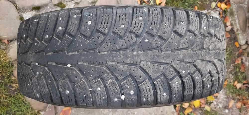 Зимова резина Nokian 215/60/r16. - комплект 4 шт.