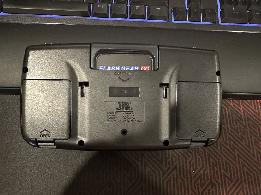 Sega Game Gear com tela nova IPS, Bateria USB-C e shell Nova