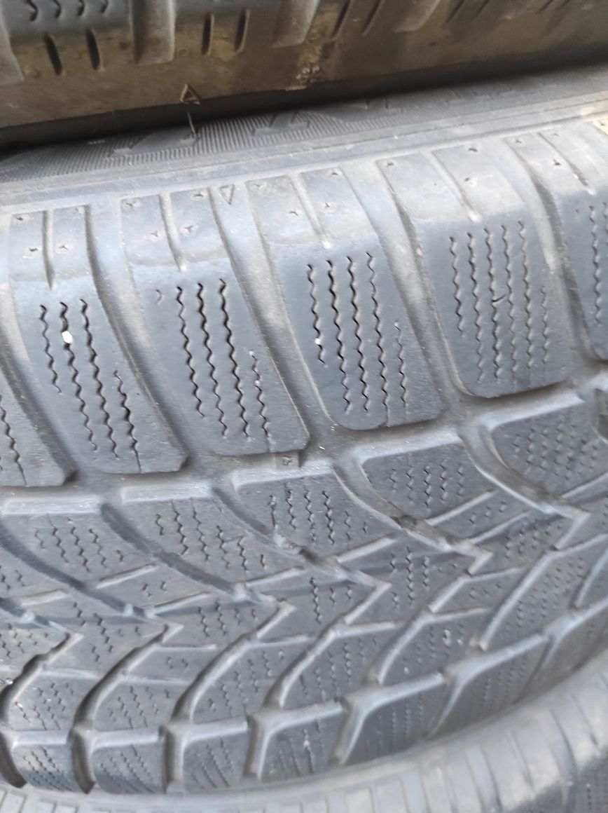 Koła zimowe, Ford Kuga, opony Dunlop 215/60R16