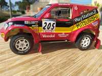 Miniatura 1/18 da SOLIDO- Mitsubishi Pajero, Dakar 2001