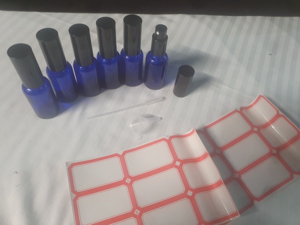 Fiolki n perfumy plus lejek pipeta