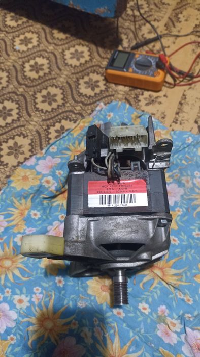 Пральна машина Whirpool AWT2290 під ремонт,на запчастини.

Цикл прання