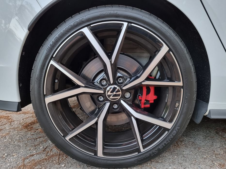 Volkswagen Golf VIII GTI 2.0 TSI 245cv – 2022