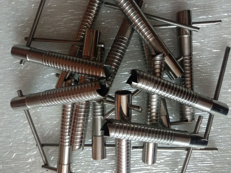 Ввертыши,колышки,крепления палатки для зимней рыбалки