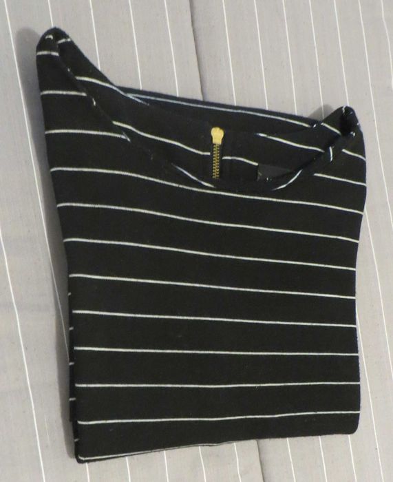 Vestido Marca Villa Clothes - algodão. preto às listas brancas  Tam. S