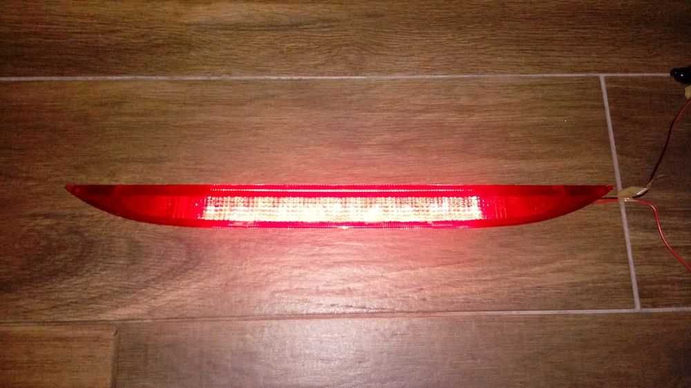 MAZDA 5 05-10 Lampa ŚWIATŁO Trzeci STOP TYŁ Led