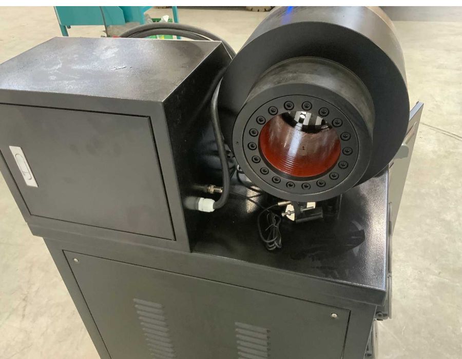 Maquina cravar tubos hidraulicos