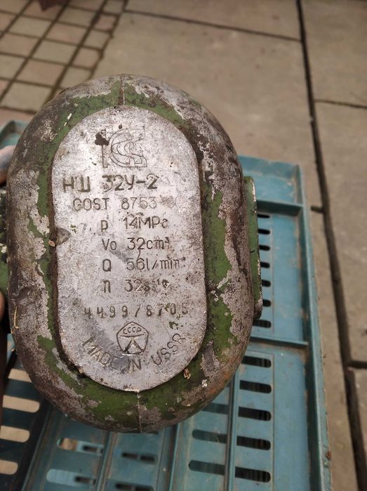 Насос лівого оберту до ЮМЗ