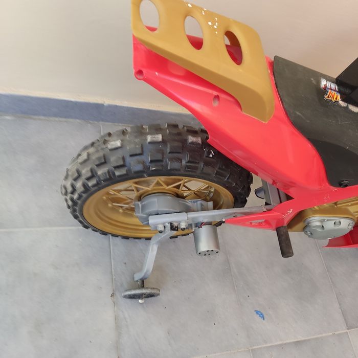 Brinquedo / Mota de criança