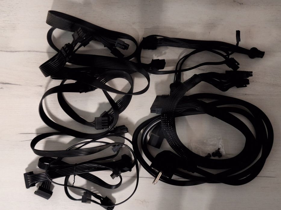 Chieftec Proton BDF-1000C блок живлення