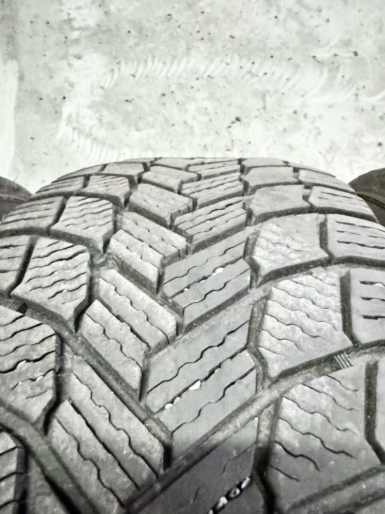 Зимові шини Michelin X-Ice Snow 225/55 R17 101H XL 2022 рік