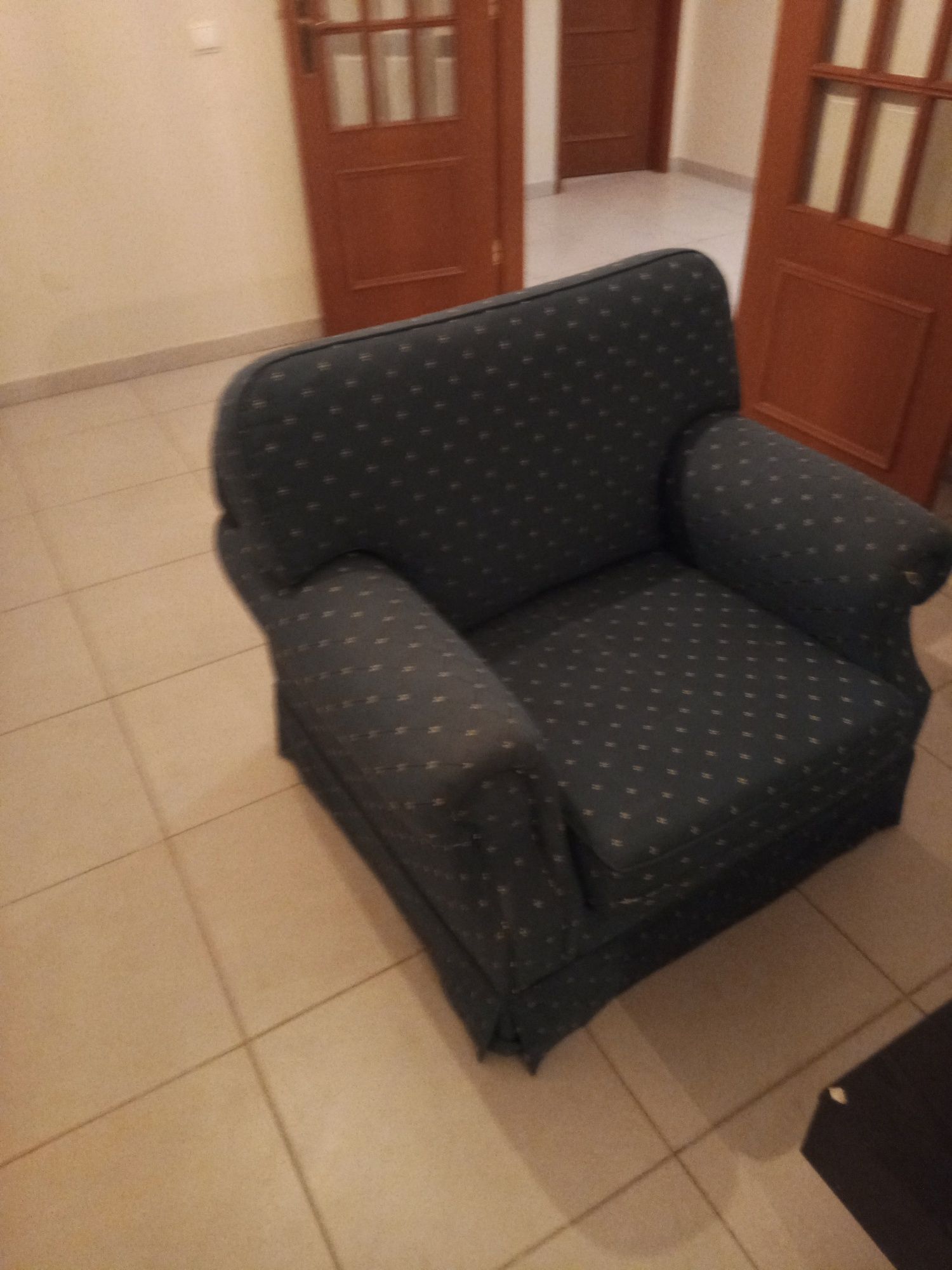 Vendo sofá segunda  mão bom preço bom estado