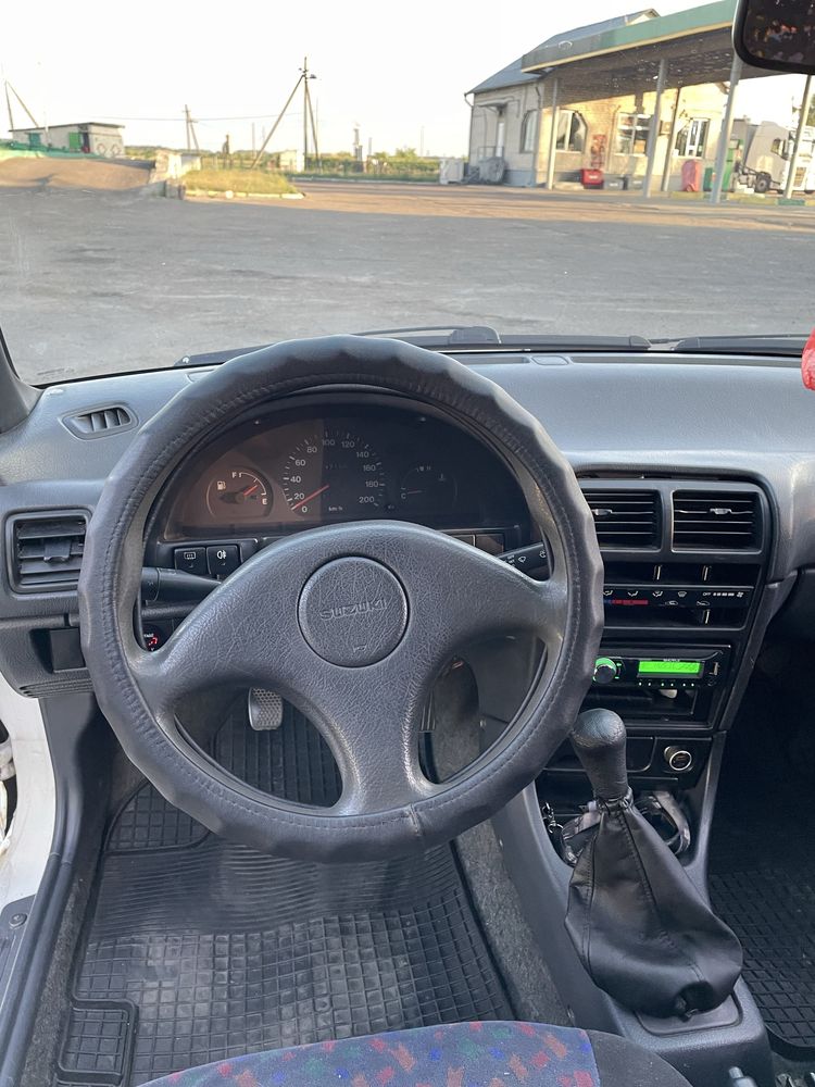 Suzuki swift 1996 ТЕРМІНОВО