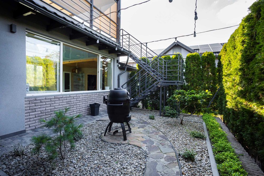 Продажа комплекса: два энергоэффективных дома 280 м² + 120 м² Осокорки