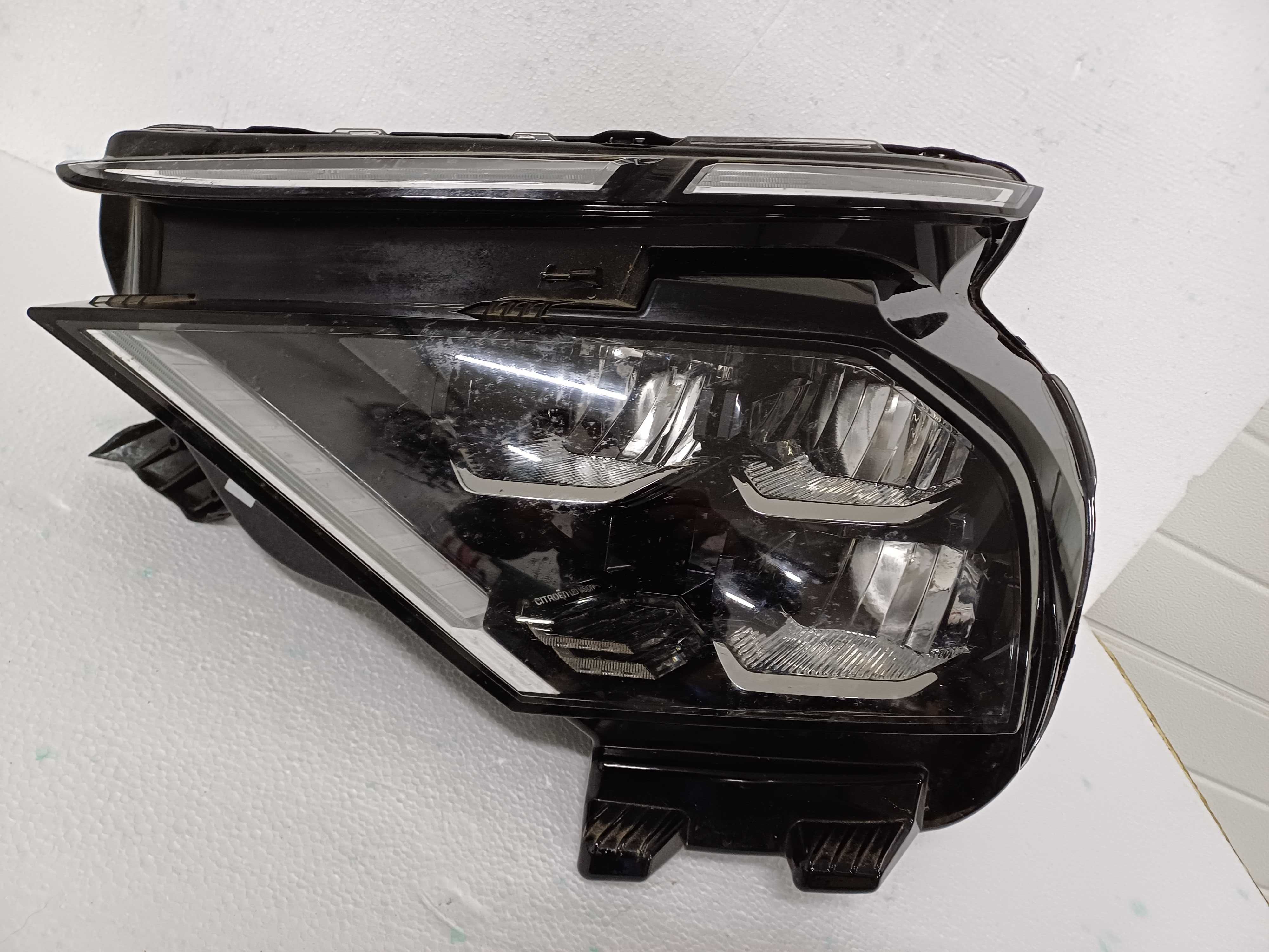 lampa lewa citroen c4 3 III full led 983.064.9480